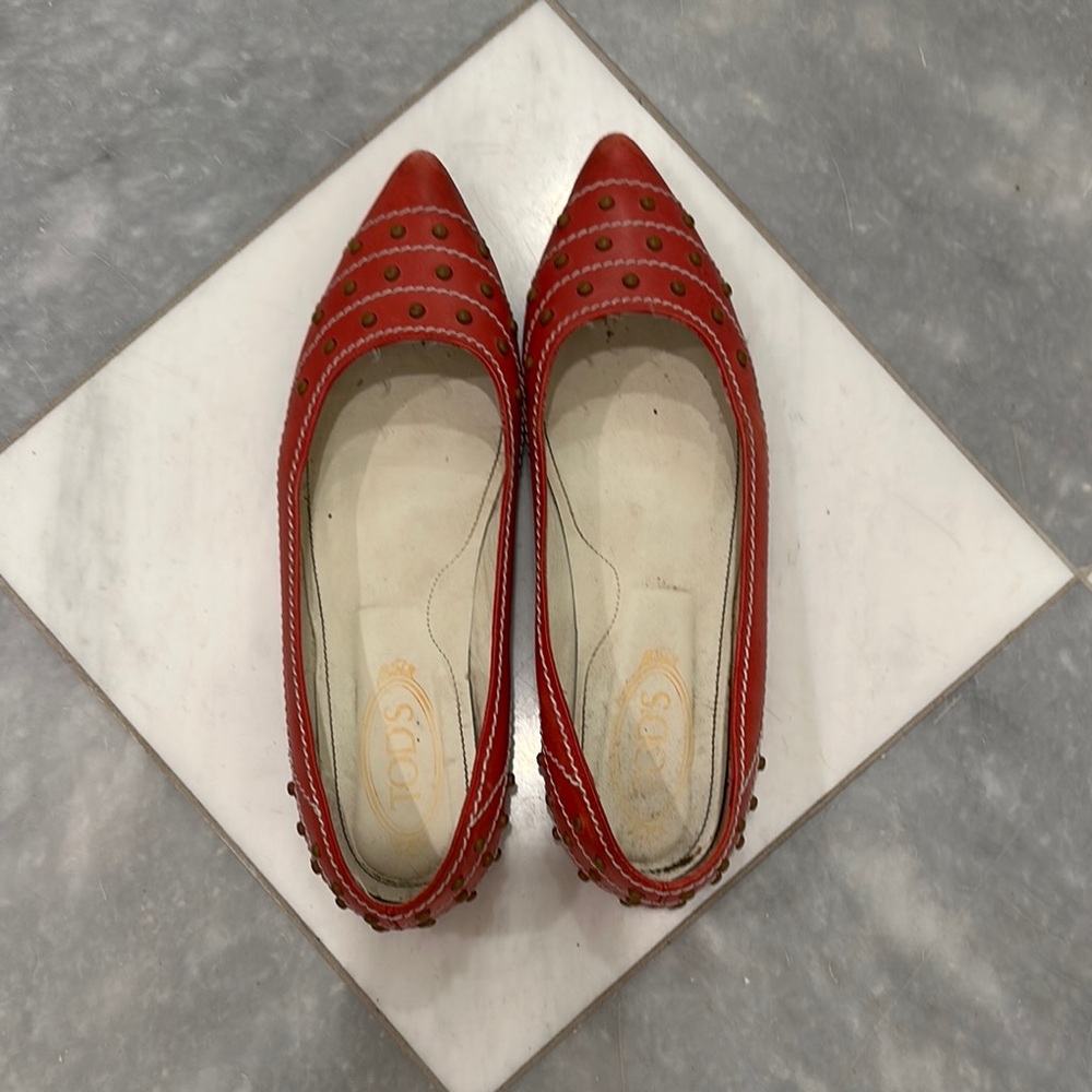 Tod's Pink and Tan Flats with Elegant Pointed Toe
